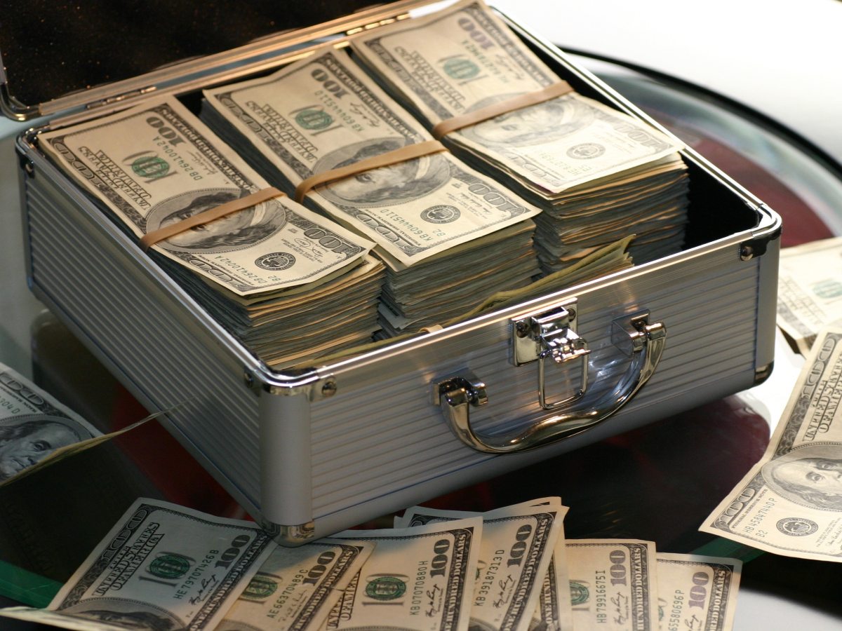 WANT TO MAKE 10,000$  MONTHLY BY PUBLISHING YOUR OWN&nbsp;BOOK